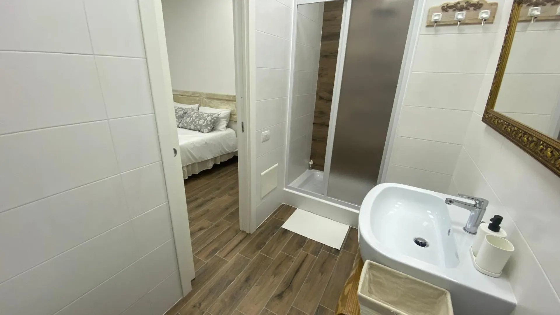 Bed & Breakfast La Suite Di Laura Naples Italy